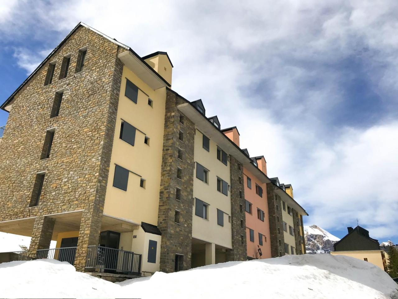 Apartamentos Lorien Candanchú Zewnętrze zdjęcie